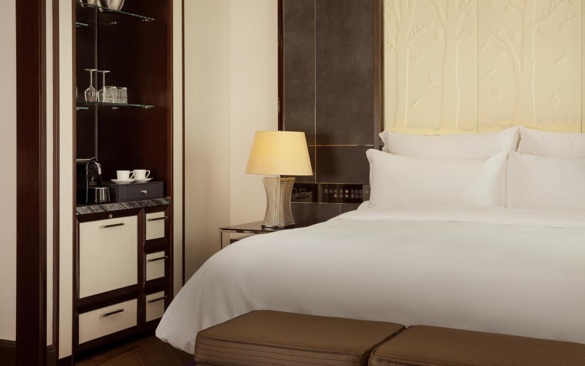 The Ritz-Carlton, Astana Hotell Exteriör bild