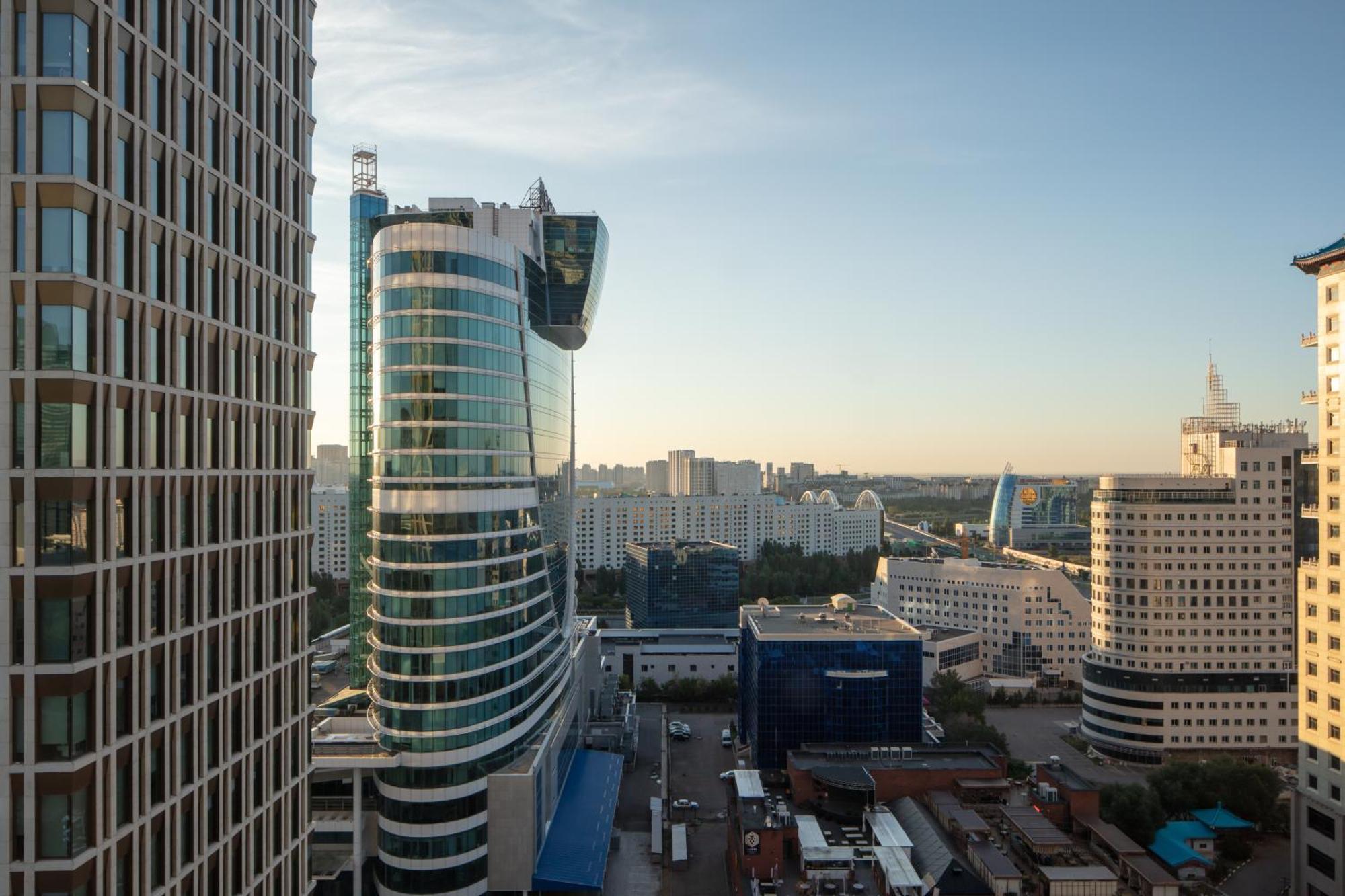 The Ritz-Carlton, Astana Hotell Exteriör bild
