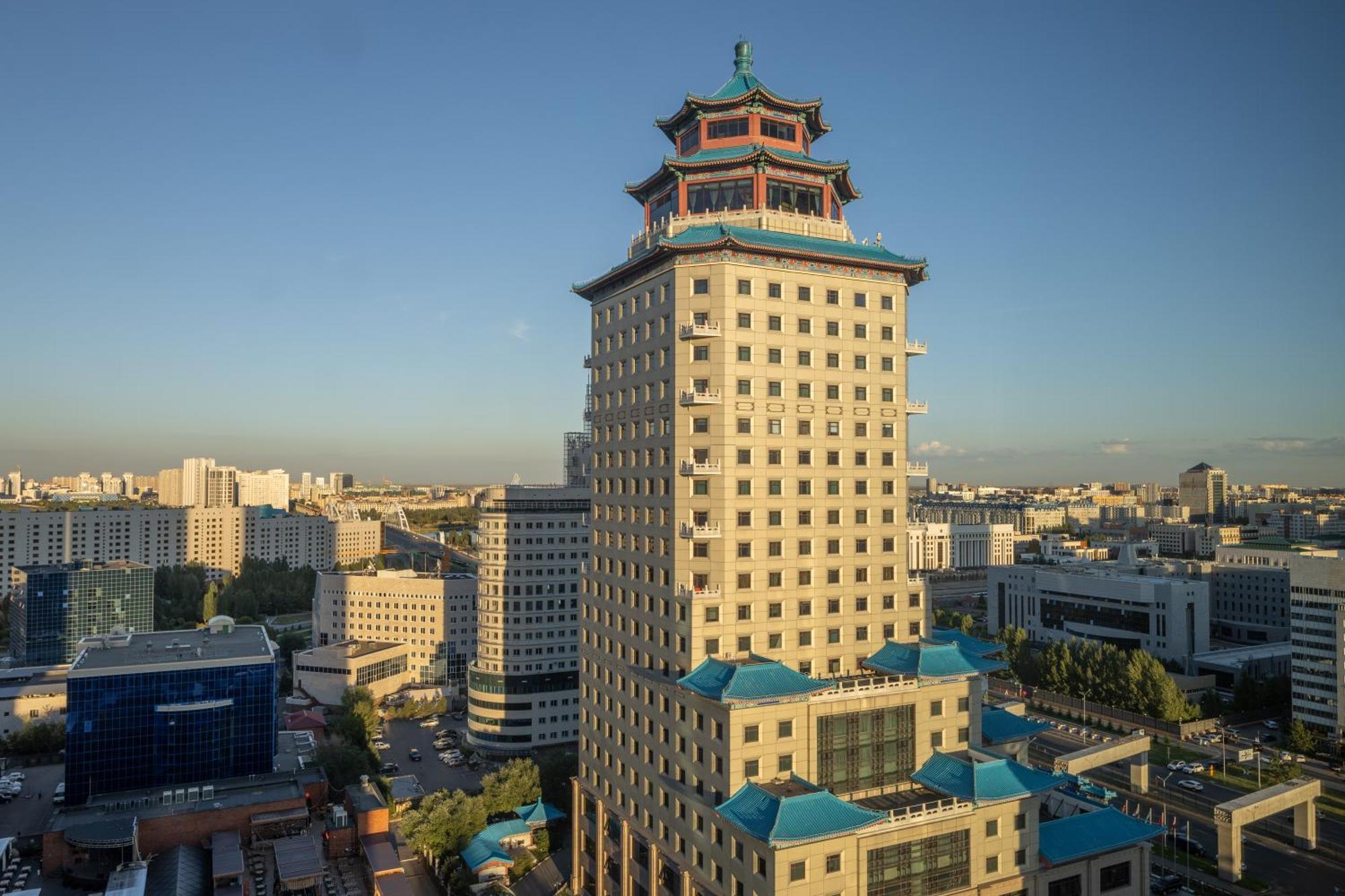 The Ritz-Carlton, Astana Hotell Exteriör bild